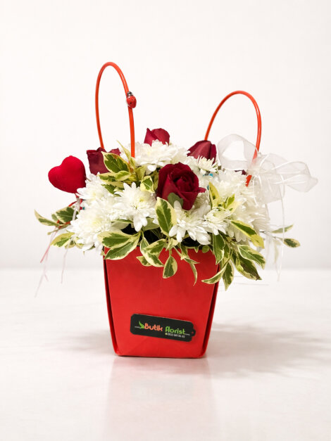 Çantada Çiçek